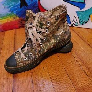 Converse Chuck Taylor All Star, Women's 8; Men's 6, Color: Green & Brown, Camo
